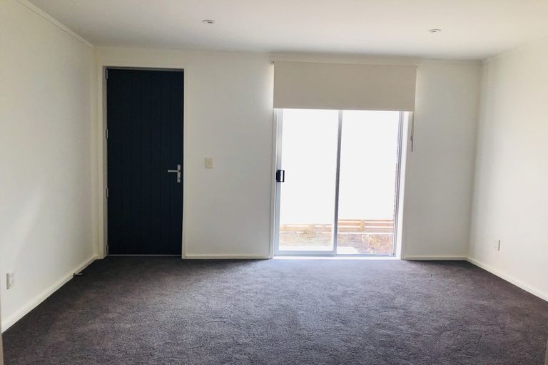 Photo of property in 16 Tekapo Rise, Fairview Heights, Auckland, 0632