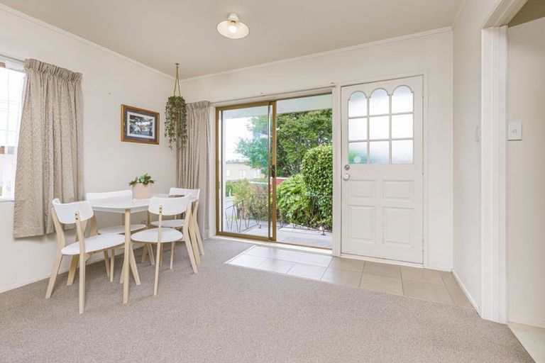 Photo of property in 2/34 Wellington Street, Papakura, 2110