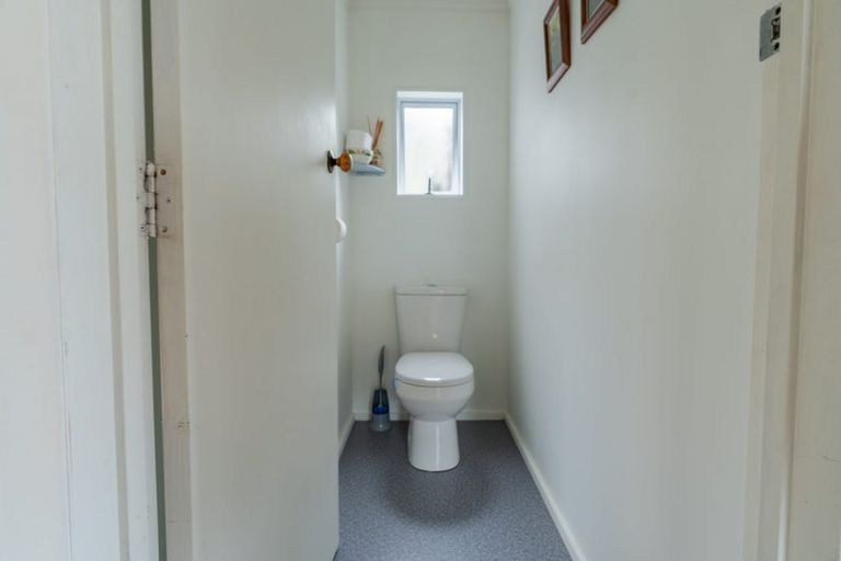 Photo of property in 24 Nore Street, Waihola, Milton, 9073