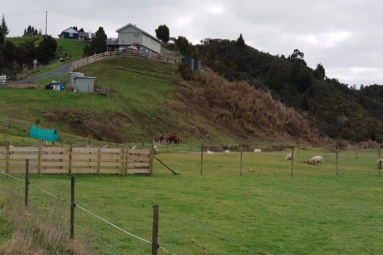 Photo of property in 37 Valley Road, Hikurangi, 0114