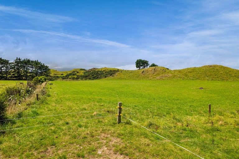 Photo of property in 955 Opua Road, Opunake, 4681