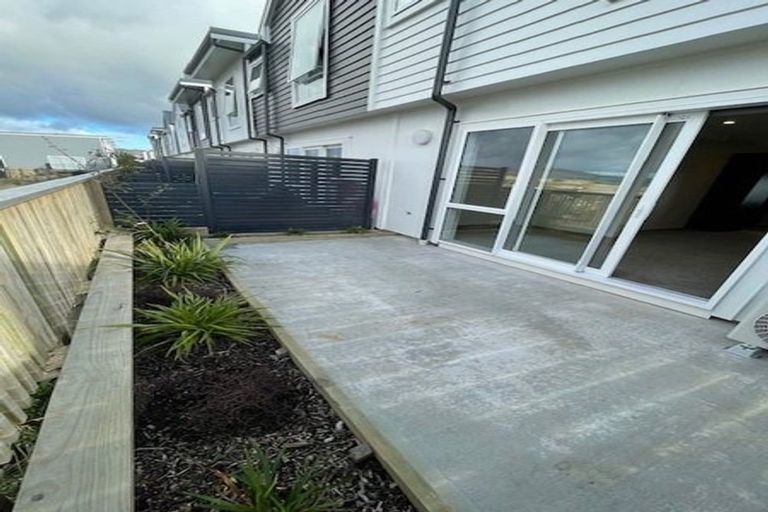 Photo of property in 6/30 Adventure Drive, Whitby, Porirua, 5024