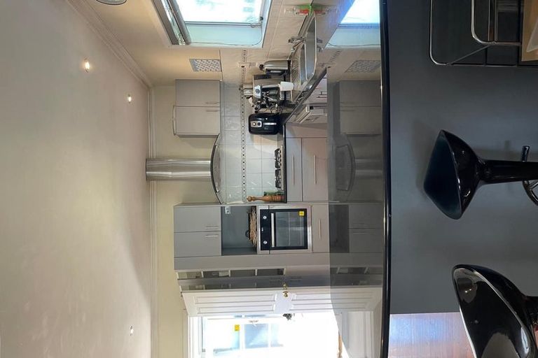 Photo of property in 1/9 Devon Road, Bucklands Beach, Auckland, 2012