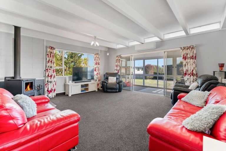 Photo of property in 6 Regents Grove, Richmond Heights, Taupo, 3330