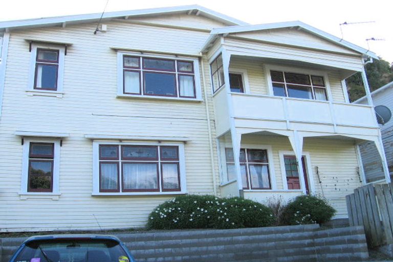 Photo of property in 52 Queens Drive, Lyall Bay, Wellington, 6022