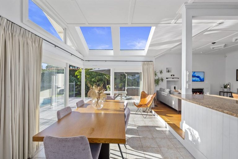 Photo of property in 8 Tiri Road, Milford, Auckland, 0620