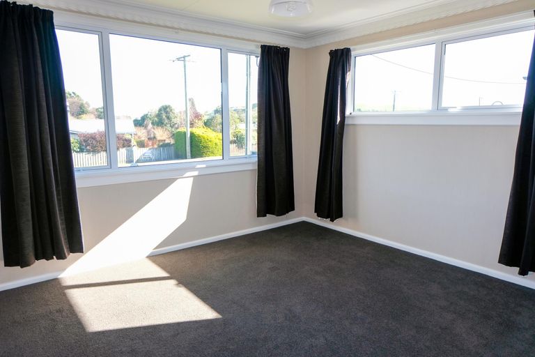 Photo of property in 6 London Street, Weston, Oamaru, 9401