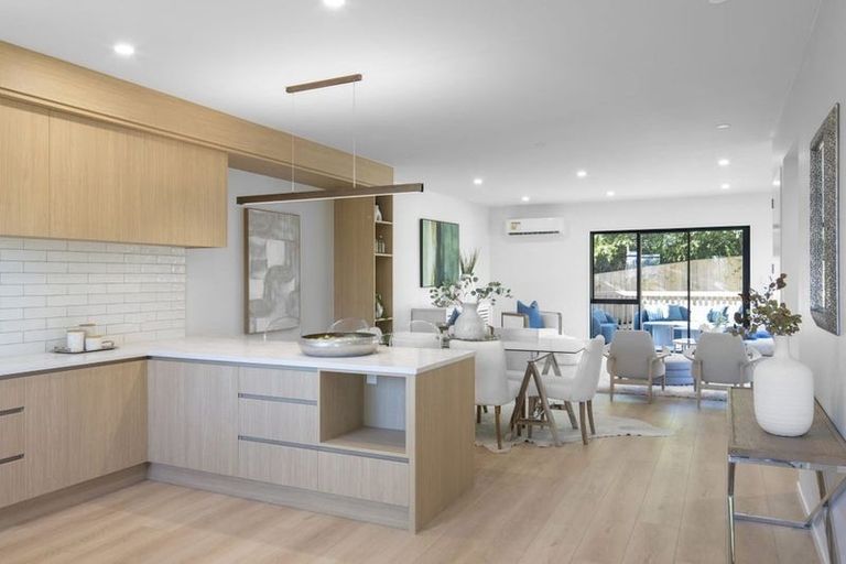 Photo of property in 5/9 Rengarenga Rise, Fairview Heights, Auckland, 0632