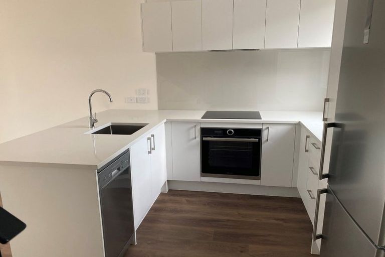 Photo of property in 27 Kotuitui Street, Manukau, Auckland, 2104