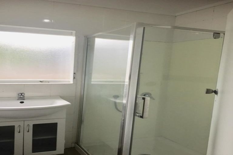 Photo of property in 4199 Great North Road, Glen Eden, Auckland, 0602