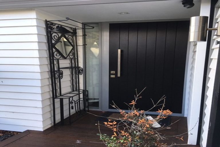 Photo of property in 2/52 Crofton Road, Harewood, Christchurch, 8051