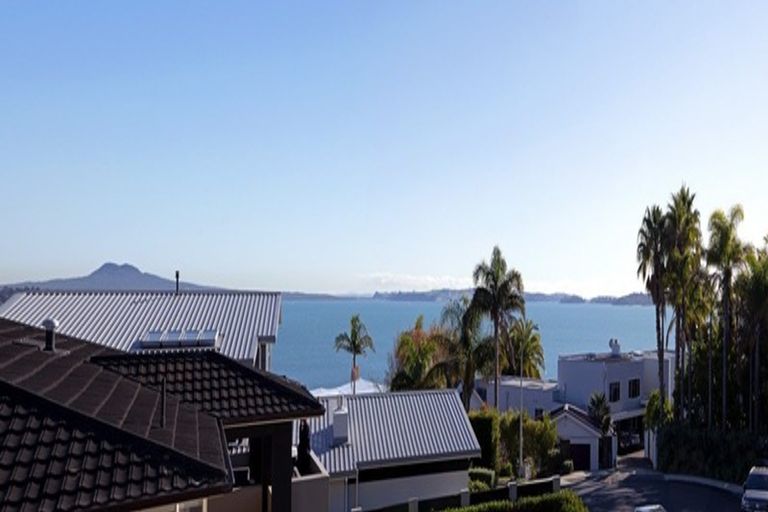 Photo of property in 2 Pleasant Place, Mellons Bay, Auckland, 2014