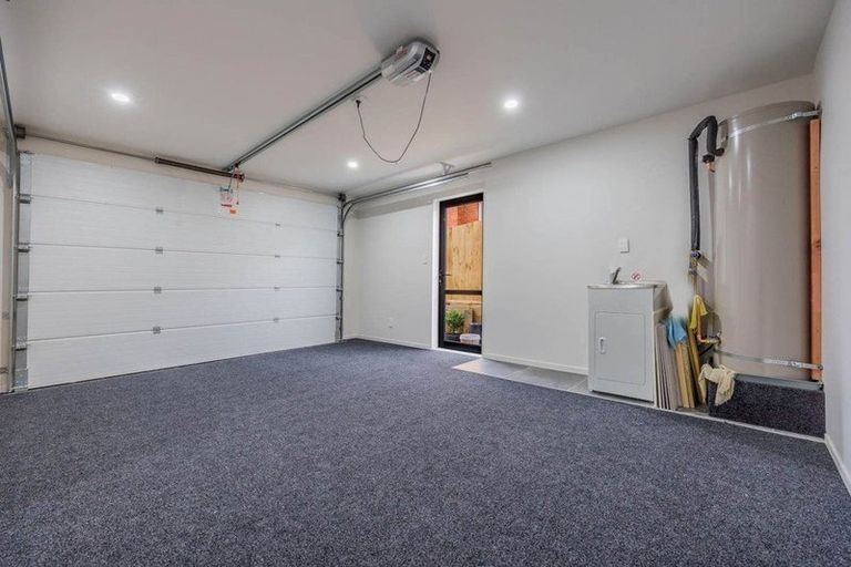 Photo of property in 49a Golf Road, New Lynn, Auckland, 0600