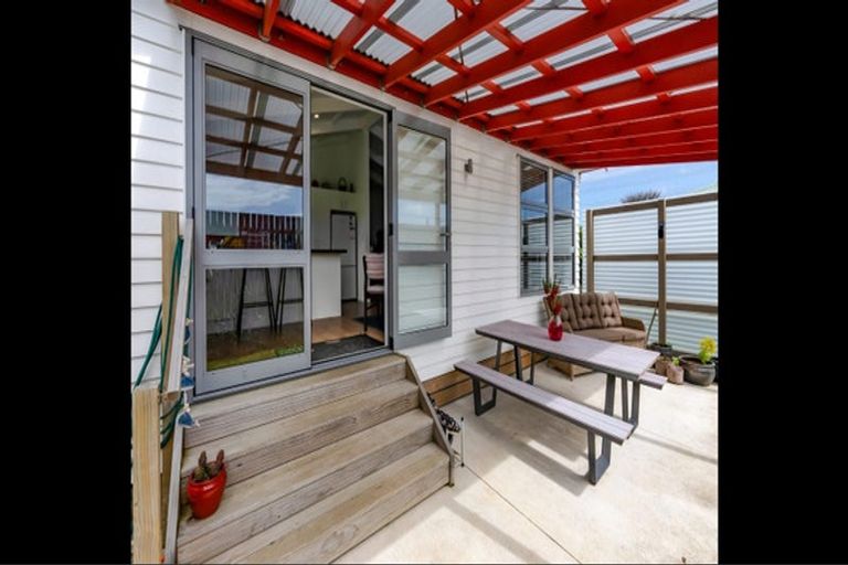 Photo of property in 11 Tasman Street, Opunake, 4616