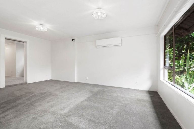 Photo of property in 13 Reynolds Place, Torbay, Auckland, 0630