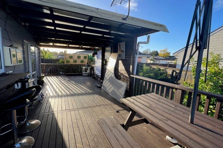 Photo of property in 2/18 Trimdon Street, Randwick Park, Auckland, 2105