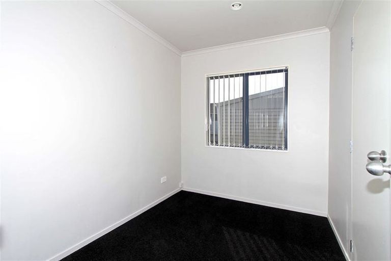 Photo of property in 19 Sabot Place, Massey, Auckland, 0614