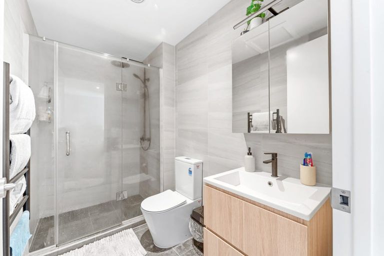 Photo of property in 906/1 Buscomb Avenue, Henderson, Auckland, 0610