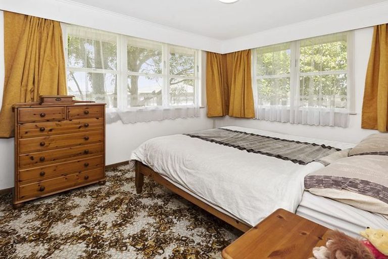 Photo of property in 14 Gills Avenue, Papakura, 2110