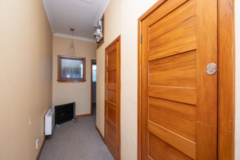 Photo of property in 2 Collins Street, Hawera, 4610