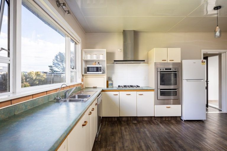 Photo of property in 37 Allan Road, Burgess Park, New Plymouth, 4371