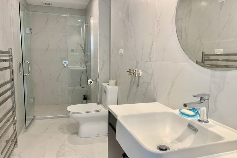 Photo of property in 2/147 Kowhai Road, Mairangi Bay, Auckland, 0630