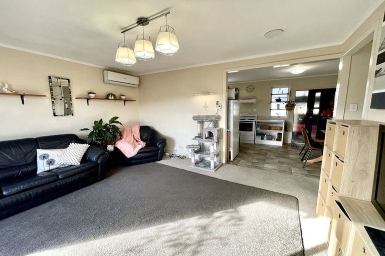 Photo of property in 35 Queen Road, Bellevue, Tauranga, 3110