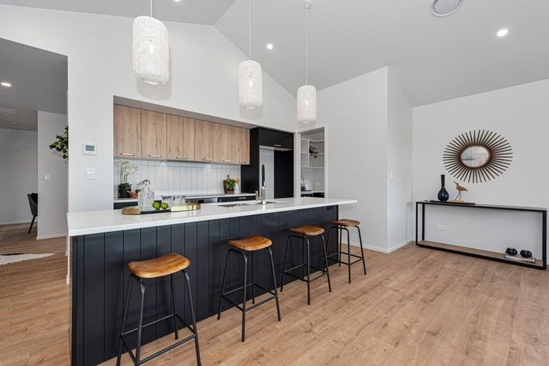 Photo of property in 12 Bosun Place, Te Atatu Peninsula, Auckland, 0610