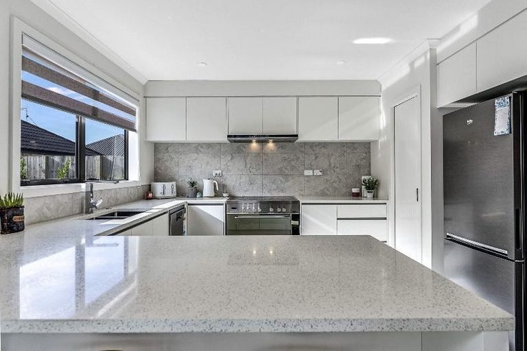 Photo of property in 8 Kaaka Street, Cambridge, 3434