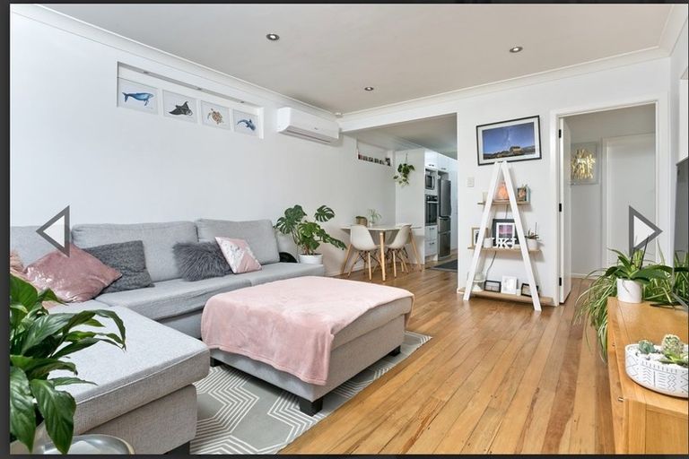 Photo of property in 2/26 Rangatira Road, Birkenhead, Auckland, 0626