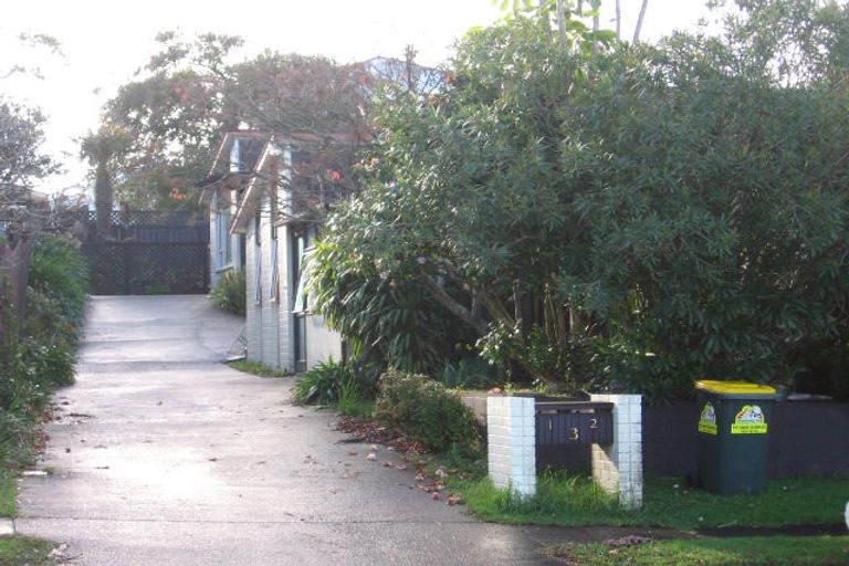 Photo of property in 2/3 Bramley Drive, Farm Cove, Auckland, 2012