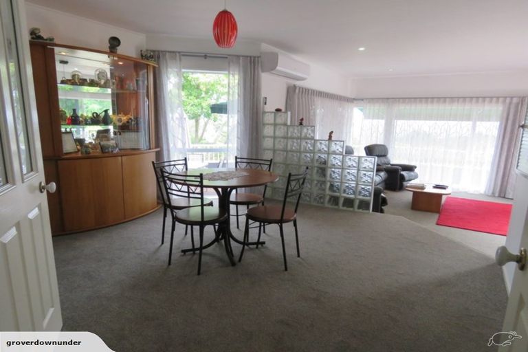 Photo of property in 327 Kaipara Road, Papakura, 2582