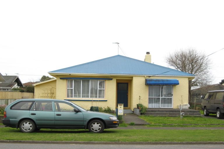 Photo of property in 6 Ropiha Street, Fitzroy, New Plymouth, 4312