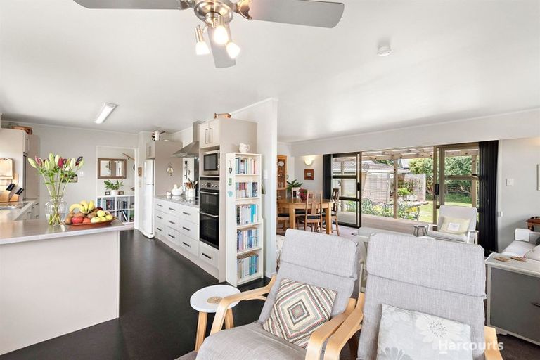 Photo of property in 4 Harbour Crest Drive, Waiuku, 2123