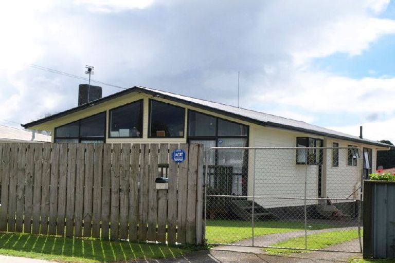 Photo of property in 11 Parker Crescent, Otara, Auckland, 2023