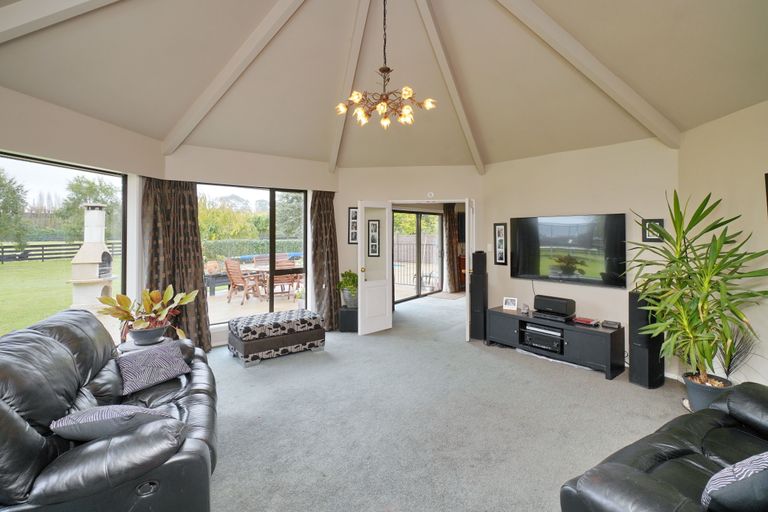 Photo of property in 617 Johns Road, Harewood, Christchurch, 8051