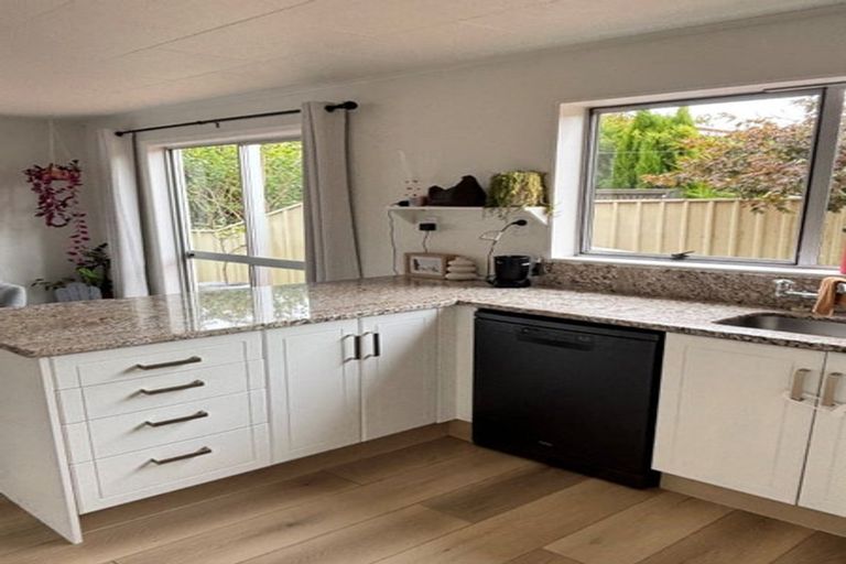 Photo of property in 4 Renata Road, Otaki, 5512