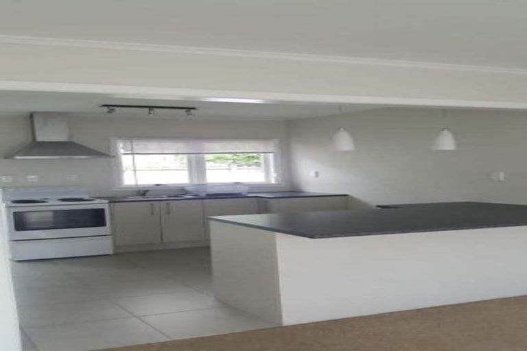 Photo of property in 3/49 Corunna Road, Milford, Auckland, 0620