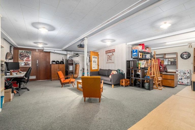 Photo of property in 2 Rondane Place, Tirohanga, Lower Hutt, 5010