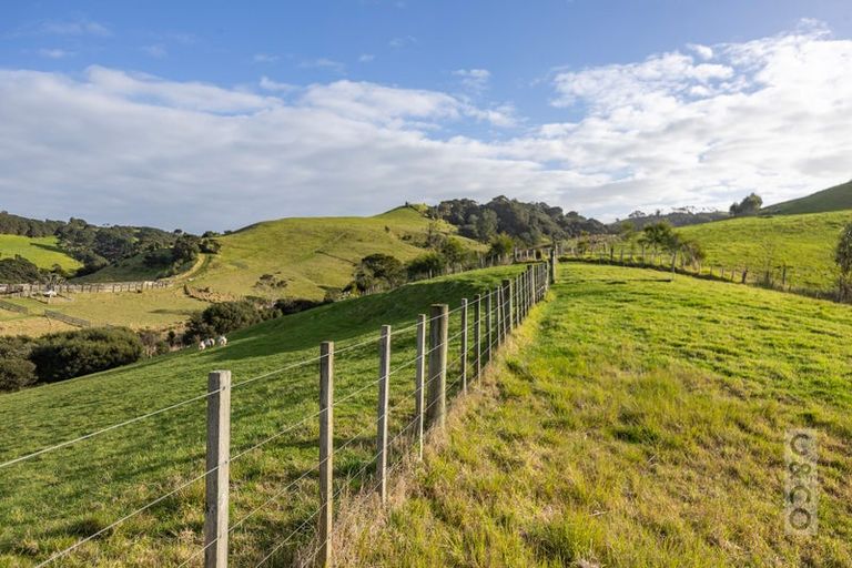 Photo of property in 188 Mcpike Road, Waimauku, 0883