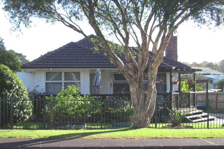 Photo of property in 252 Hepburn Road, Glendene, Auckland, 0602