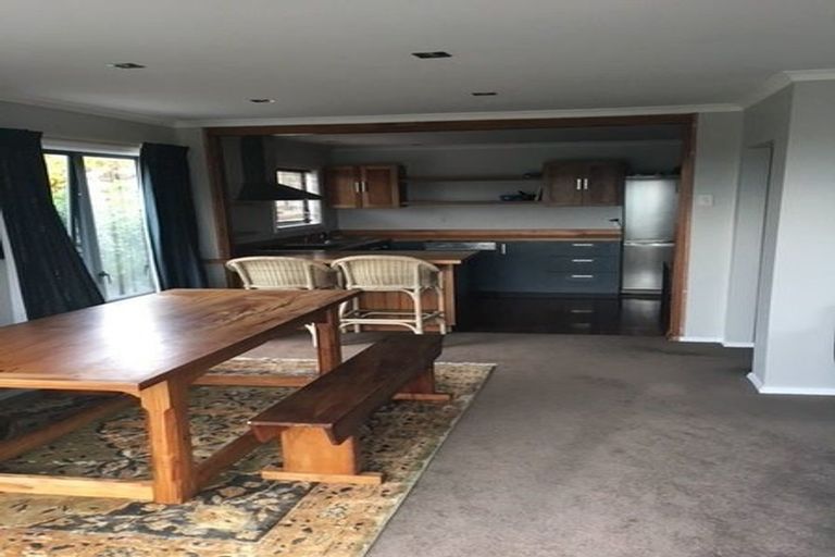 Photo of property in 6 Te Ara Road, Pukerua Bay, 5026