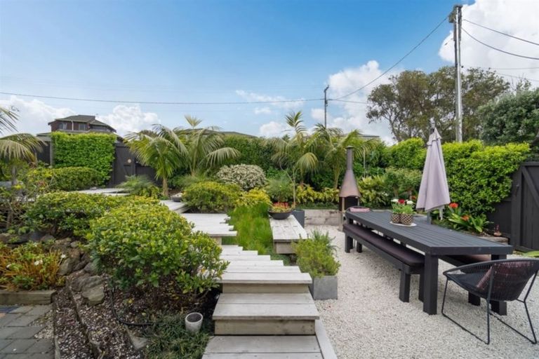 Photo of property in 1/57 Gulf View Road, Murrays Bay, Auckland, 0630