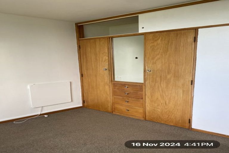Photo of property in 1/2 Oriental Terrace, Mount Victoria, Wellington, 6011