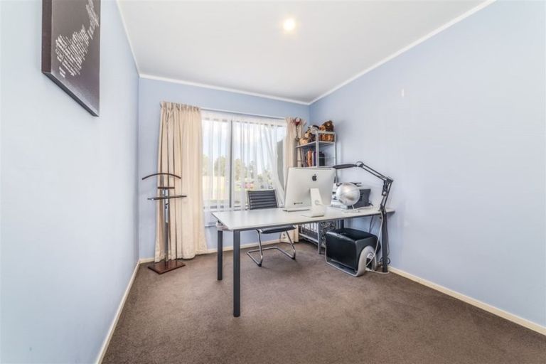 Photo of property in 2 Shenton Place, Burswood, Auckland, 2013