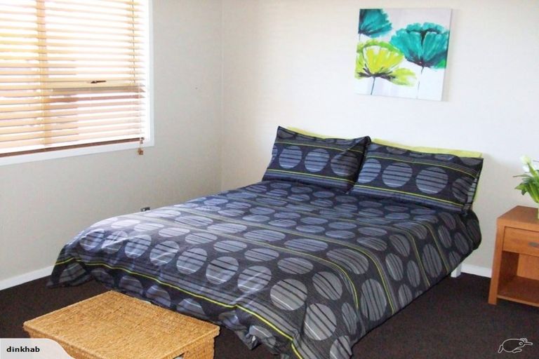 Photo of property in 2/34 Blacklock Avenue, Henderson, Auckland, 0612