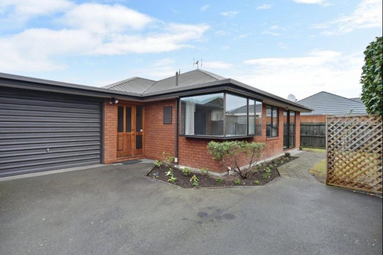 Photo of property in 1/271 Wairakei Road, Bryndwr, Christchurch, 8053