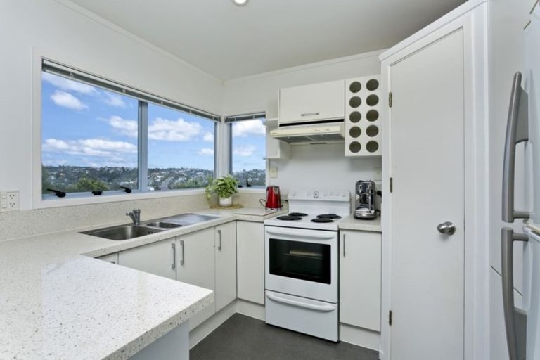 Photo of property in 1/10 Witheford Drive, Bayview, Auckland, 0629