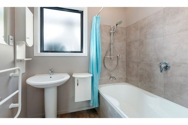 Photo of property in 98a Gilberthorpes Road, Hei Hei, Christchurch, 8042