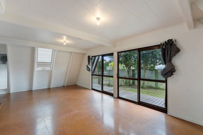 Photo of property in 5 William Street, Waikanae Beach, Waikanae, 5036